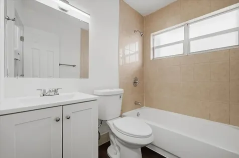 3913 NW 76th Terrace Hollywood FL 33024