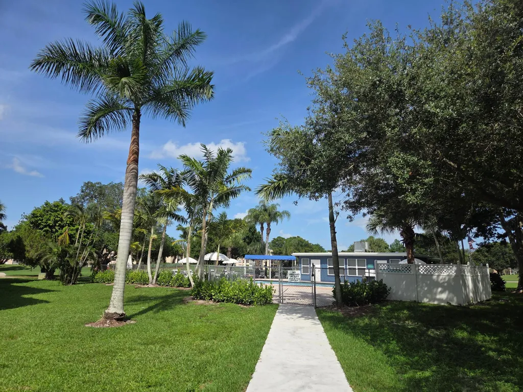 9441 Evergreen Place Davie FL 33324