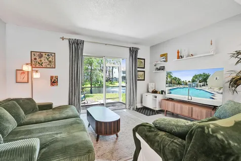 201 SW 3rd Street Pompano Beach FL 33060