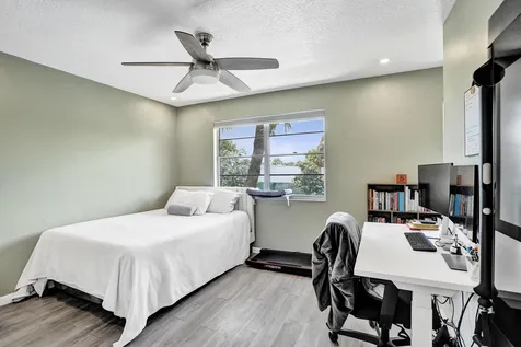 201 SW 3rd Street Pompano Beach FL 33060