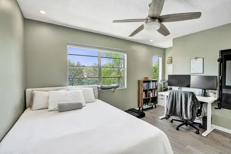 201 SW 3rd Street Pompano Beach FL 33060