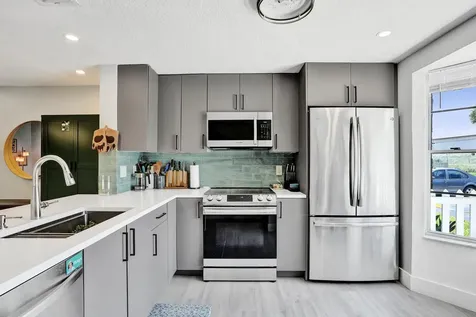 201 SW 3rd Street Pompano Beach FL 33060