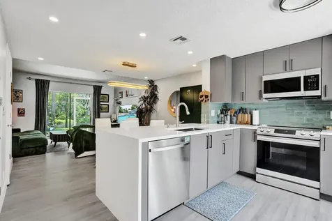 201 SW 3rd Street Pompano Beach FL 33060