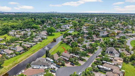382 Sundial Circle Margate FL 33068