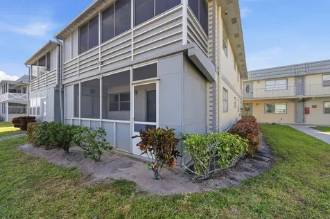 452 Brittany J Delray Beach FL 33446