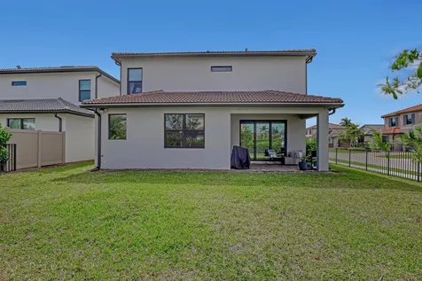 4740 Chantilly Lake Worth FL 33467