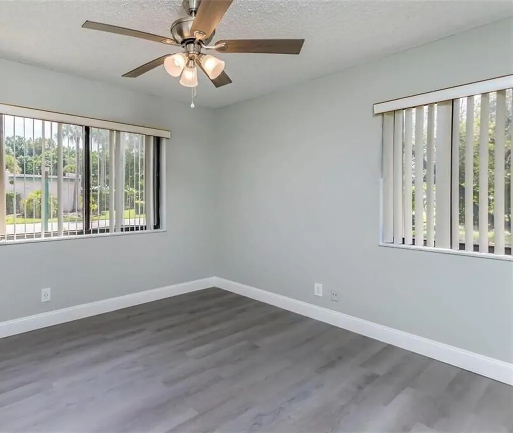 454 Lakeview Drive Weston FL 33326