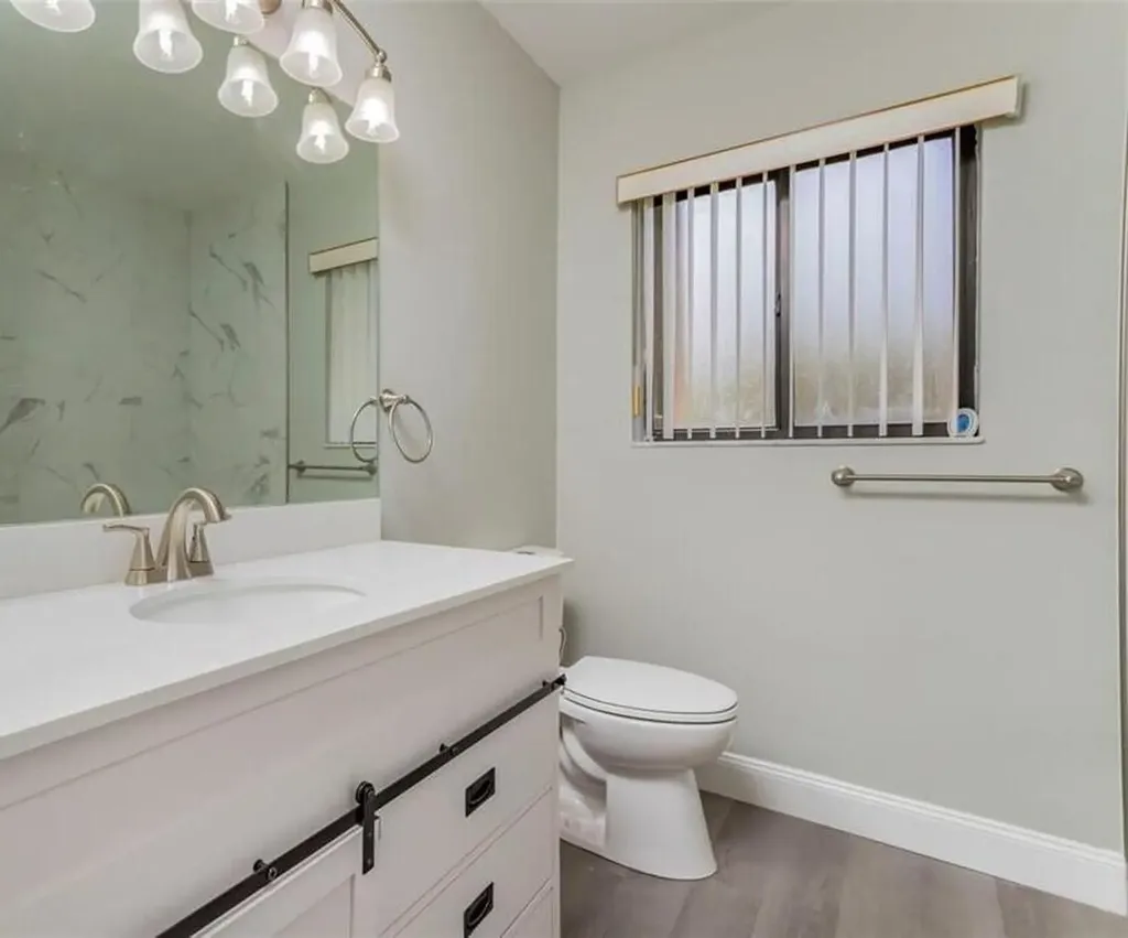 454 Lakeview Drive Weston FL 33326