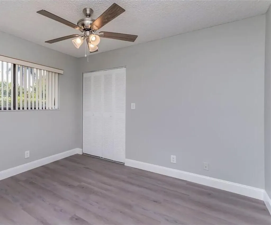 454 Lakeview Drive Weston FL 33326