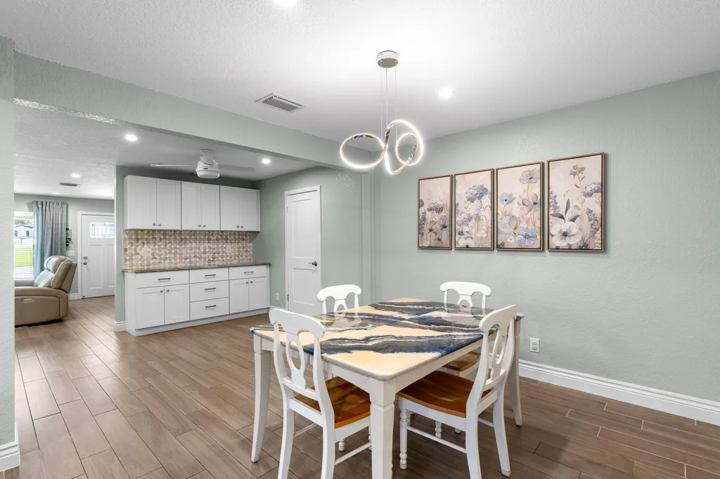 2890 SE 1st Court Boynton Beach FL 33435
