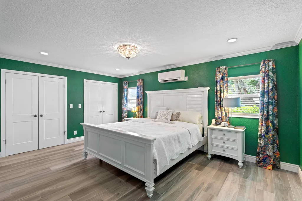 2890 SE 1st Court Boynton Beach FL 33435