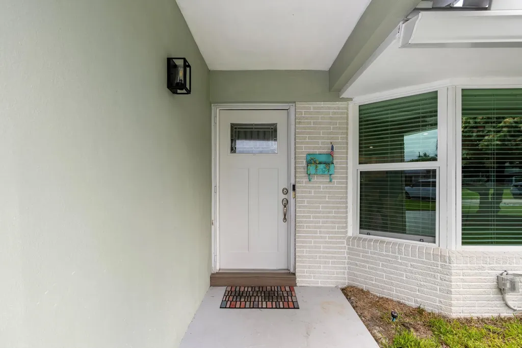 2890 SE 1st Court Boynton Beach FL 33435