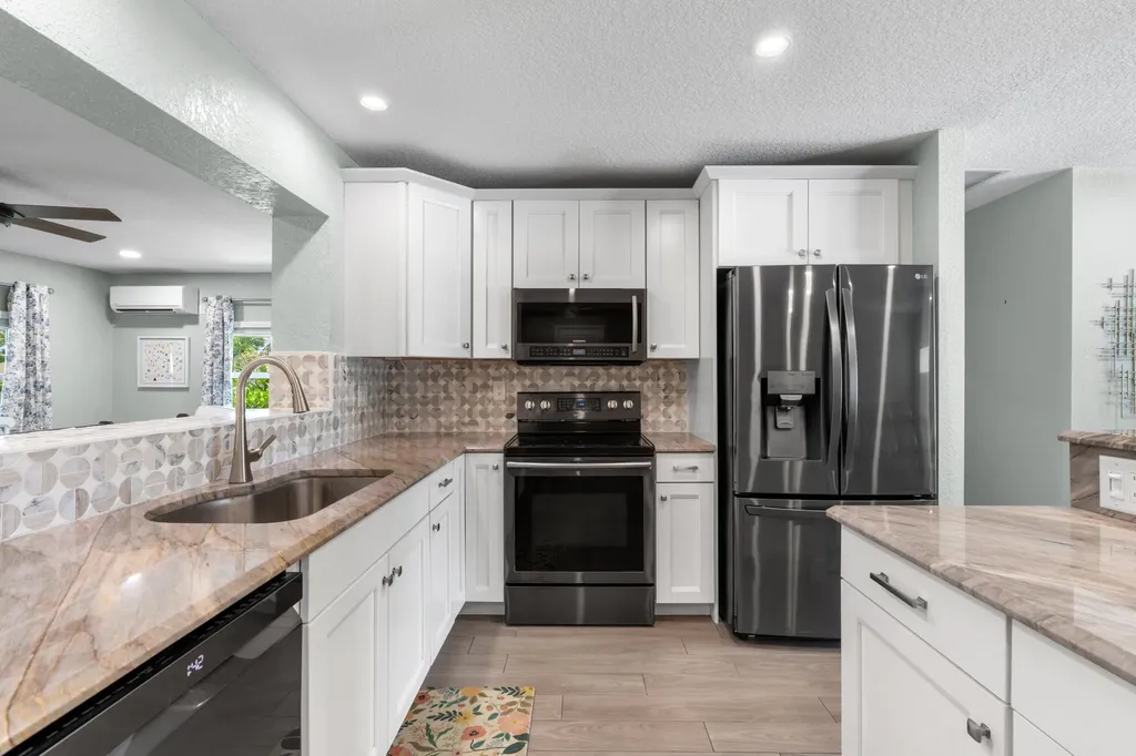 2890 SE 1st Court Boynton Beach FL 33435
