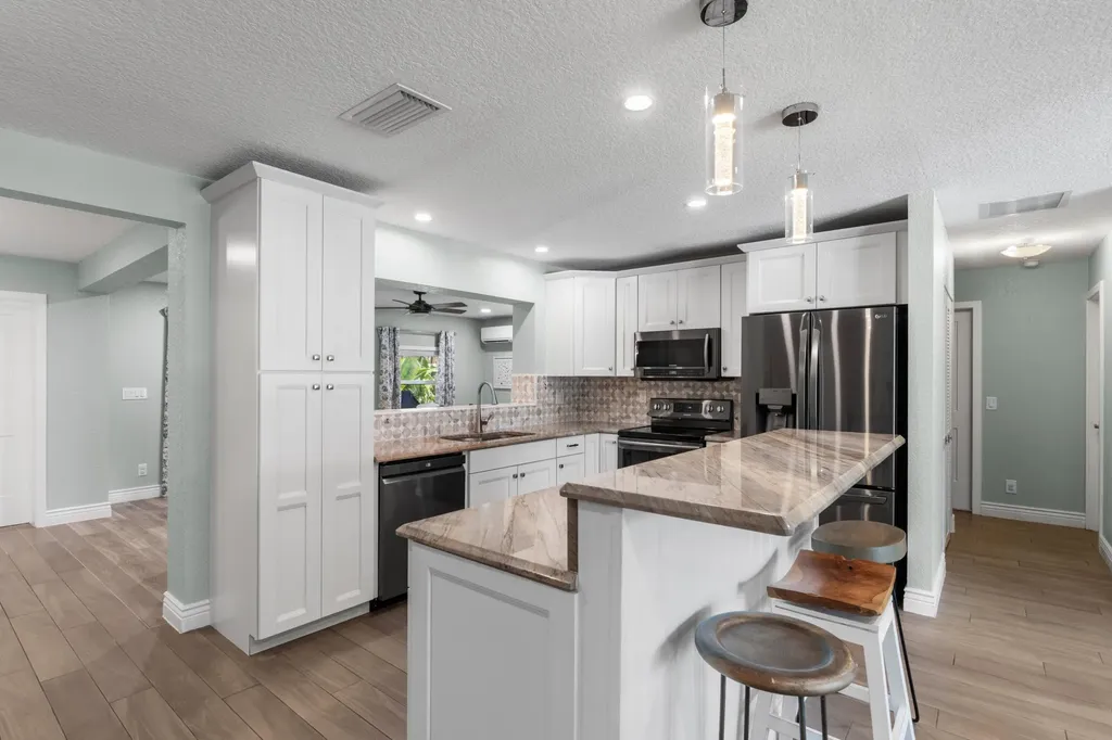 2890 SE 1st Court Boynton Beach FL 33435