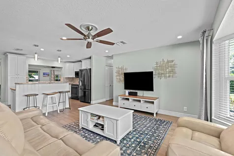 2890 SE 1st Court Boynton Beach FL 33435