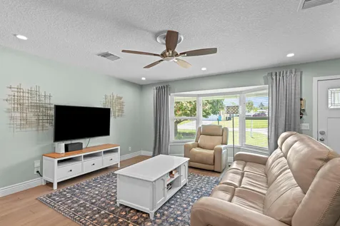 2890 SE 1st Court Boynton Beach FL 33435