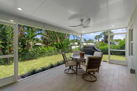 2890 SE 1st Court Boynton Beach FL 33435