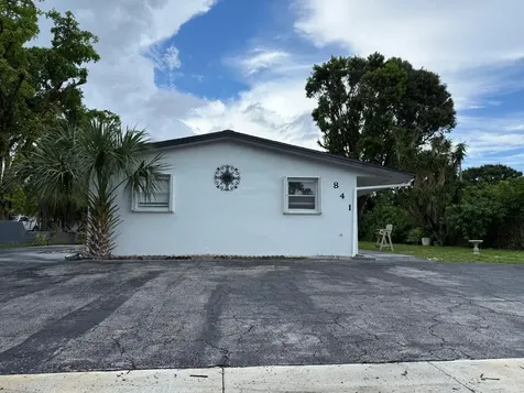 841 NW 39th Street Oakland Park FL 33309