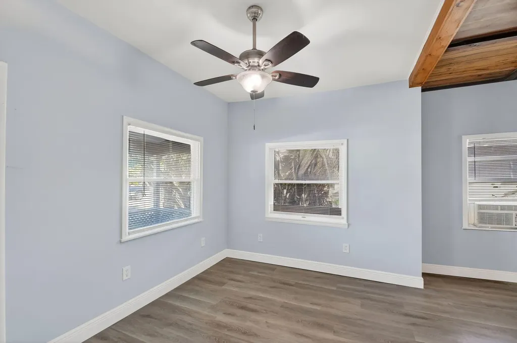 1006 S M Street Lake Worth Beach FL 33460