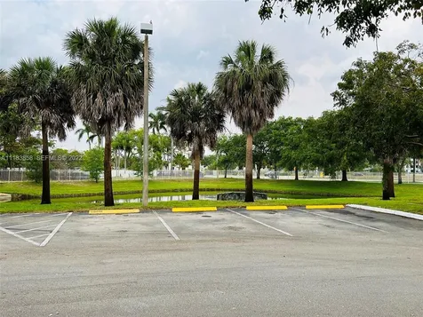 6944 SW 39th Street Davie FL 33314