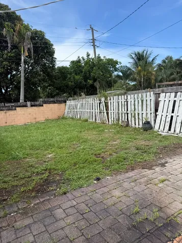 1017 W Lakewood Road West Palm Beach FL 33405