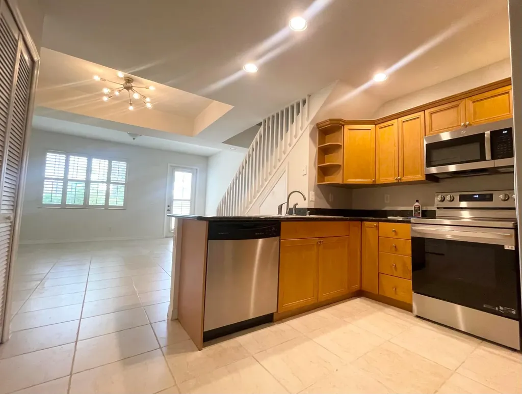 902 S Federal Highway Lake Worth Beach FL 33460