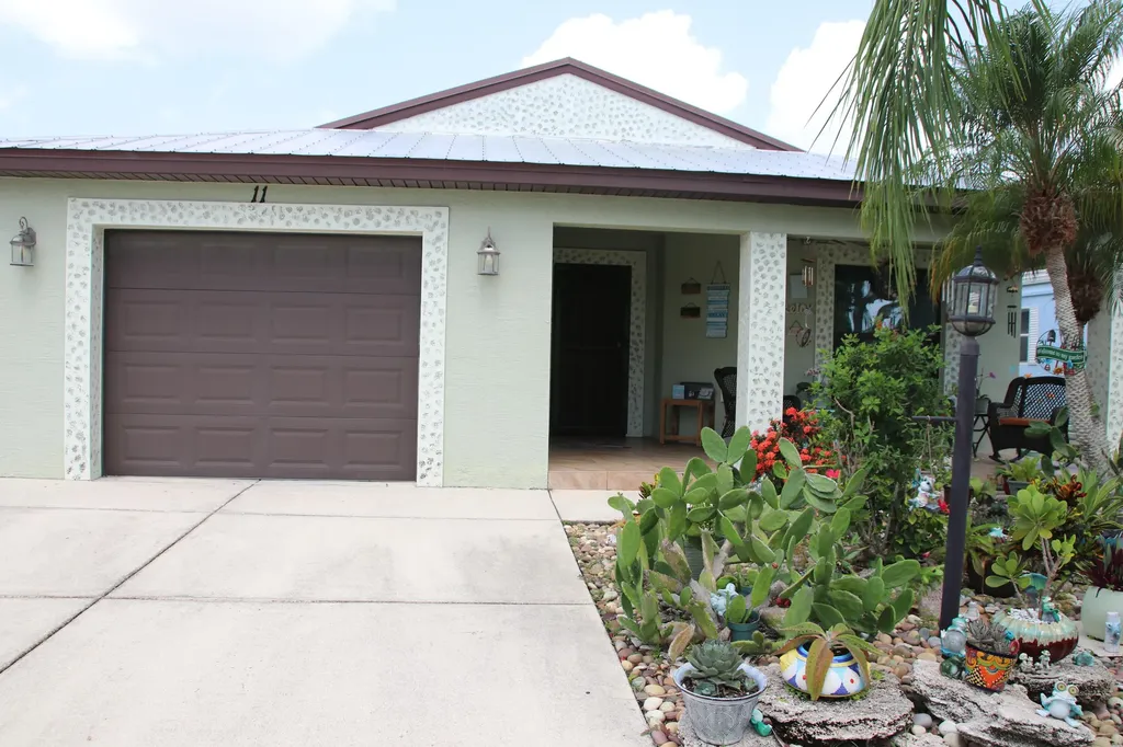 11 SE Flamenco Way Port St Lucie FL 34952