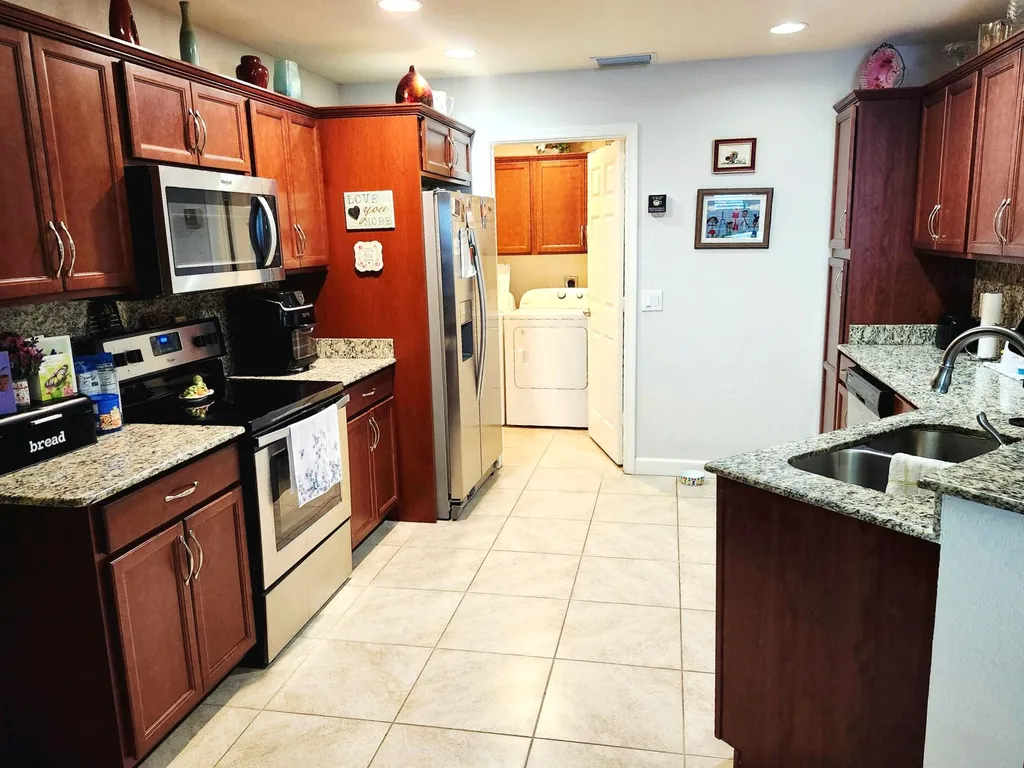 11 SE Flamenco Way Port St Lucie FL 34952
