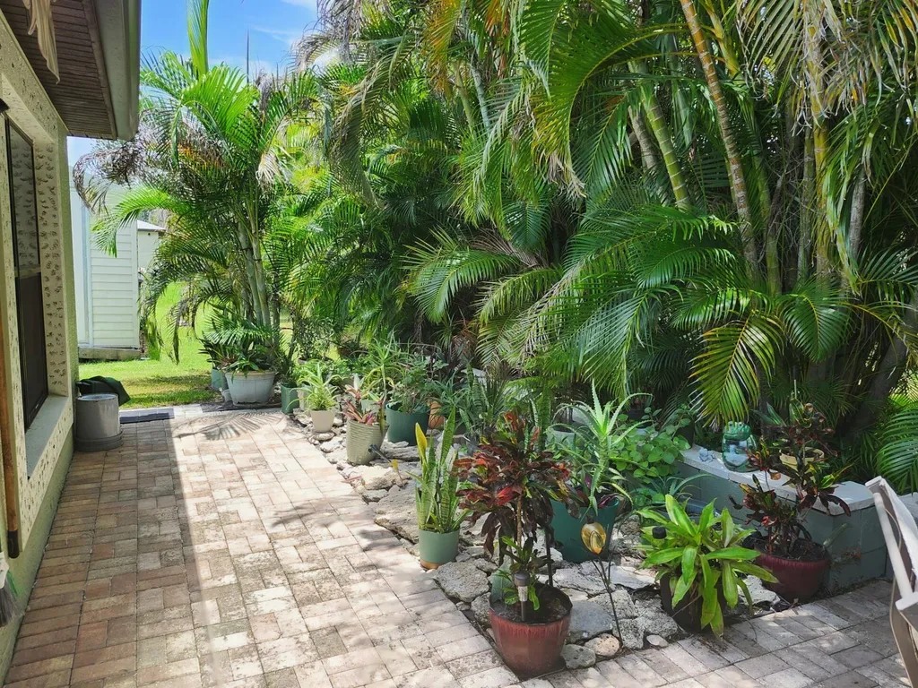 11 SE Flamenco Way Port St Lucie FL 34952
