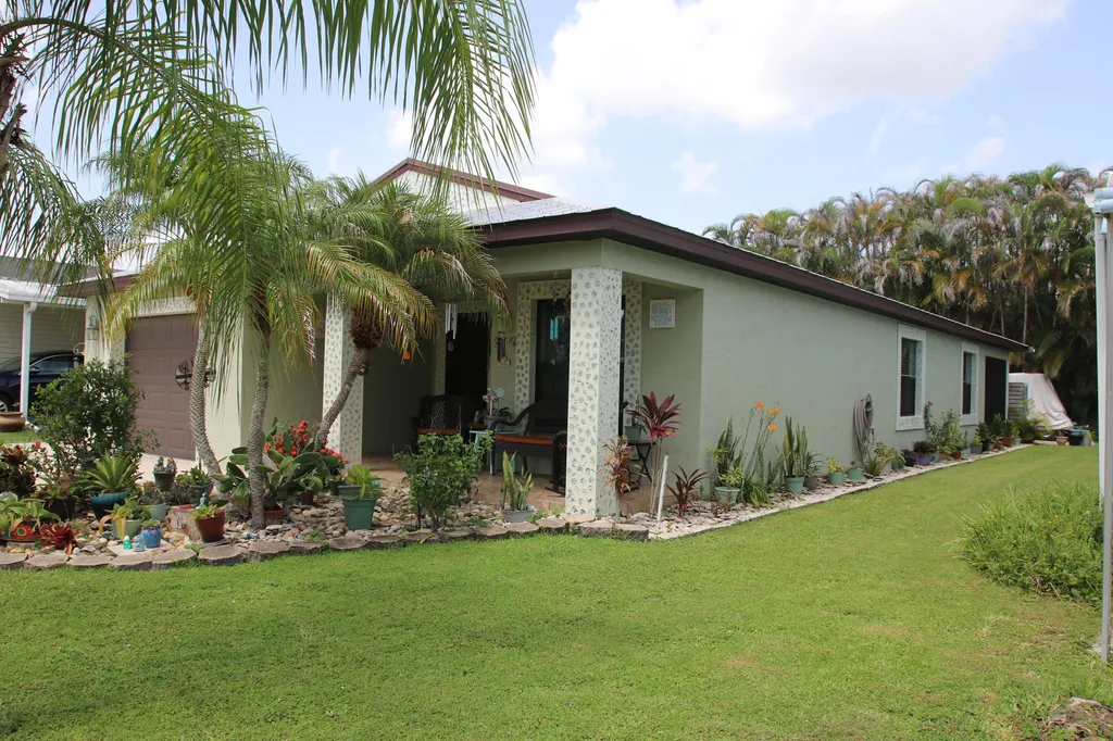 11 SE Flamenco Way Port St Lucie FL 34952
