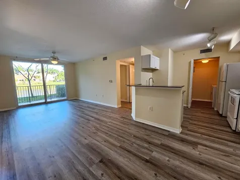 604 Villa Circle Boynton Beach FL 33435