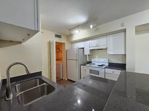 604 Villa Circle Boynton Beach FL 33435