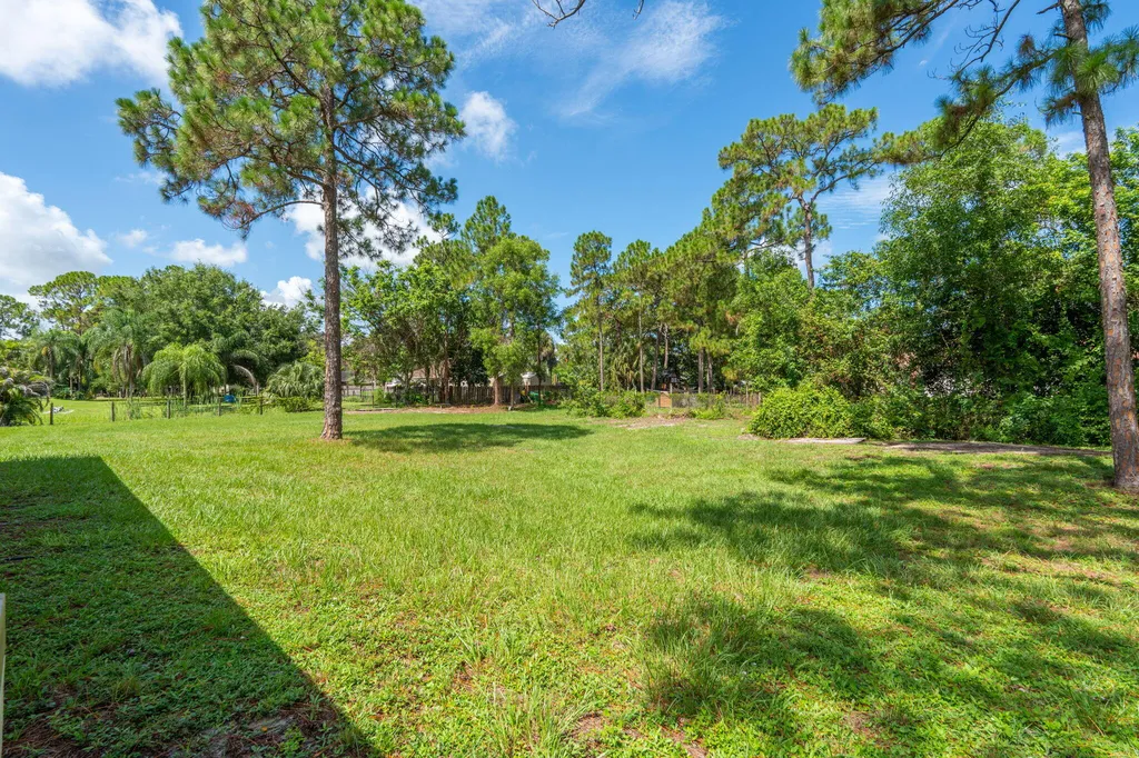 17104 76th Street N The Acreage FL 33470