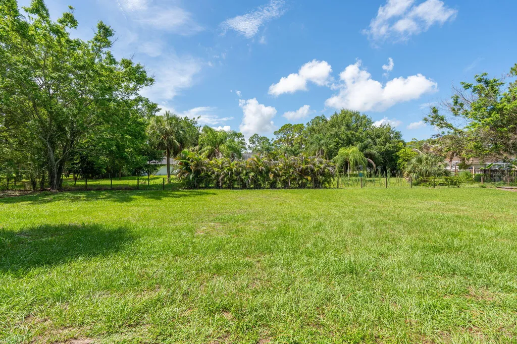 17104 76th Street N The Acreage FL 33470