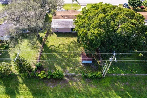 4271 Empress Street Palm Beach Gardens FL 33410