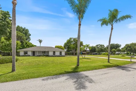 621 NE Town Terrace Jensen Beach FL 34957