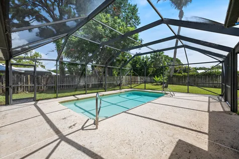 621 NE Town Terrace Jensen Beach FL 34957
