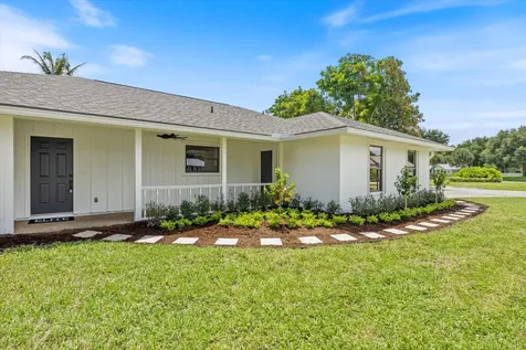621 NE Town Terrace Jensen Beach FL 34957