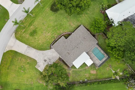 621 NE Town Terrace Jensen Beach FL 34957