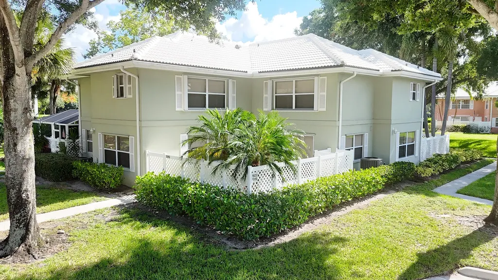 1919 Hartford Court West Palm Beach FL 33409