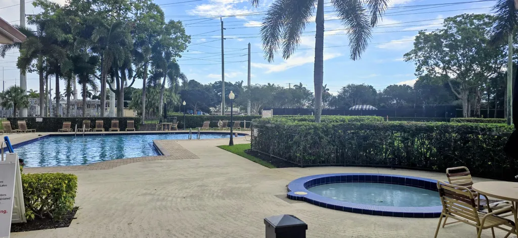 1919 Hartford Court West Palm Beach FL 33409