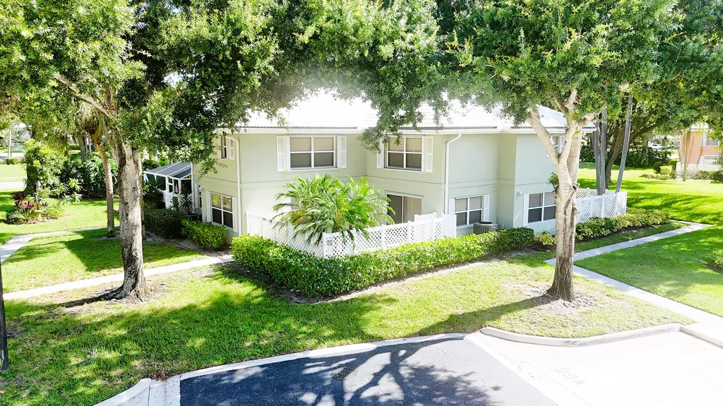 1919 Hartford Court West Palm Beach FL 33409