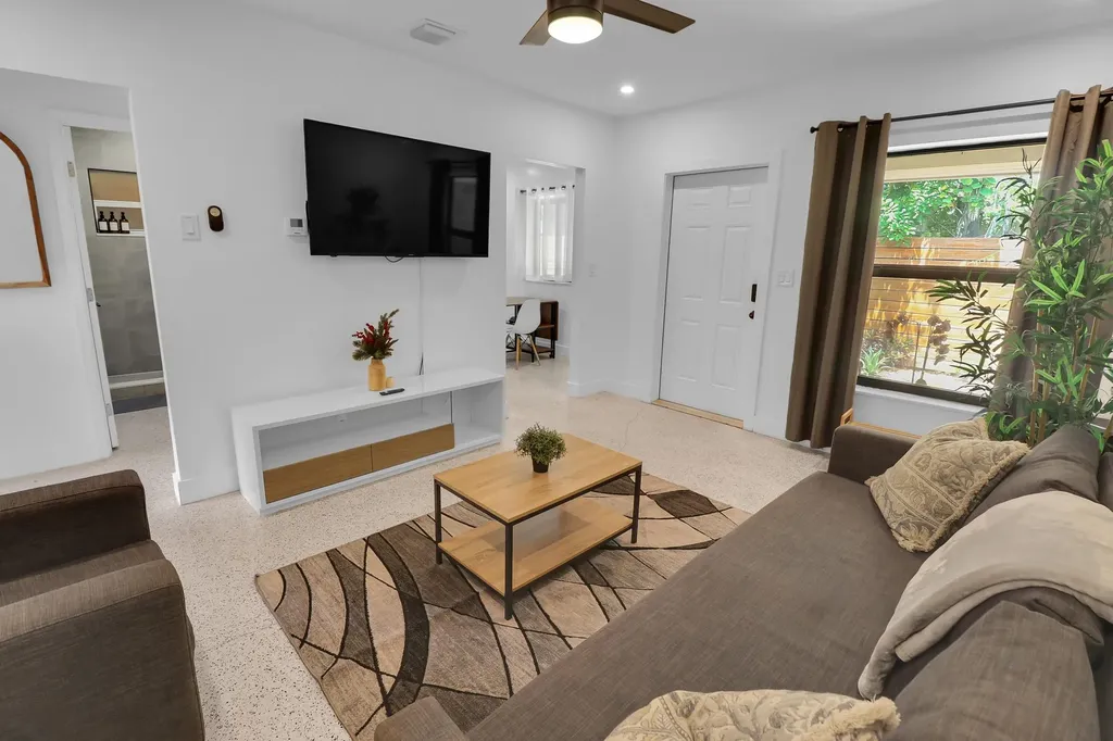 210 SW 11th Street Fort Lauderdale FL 33315