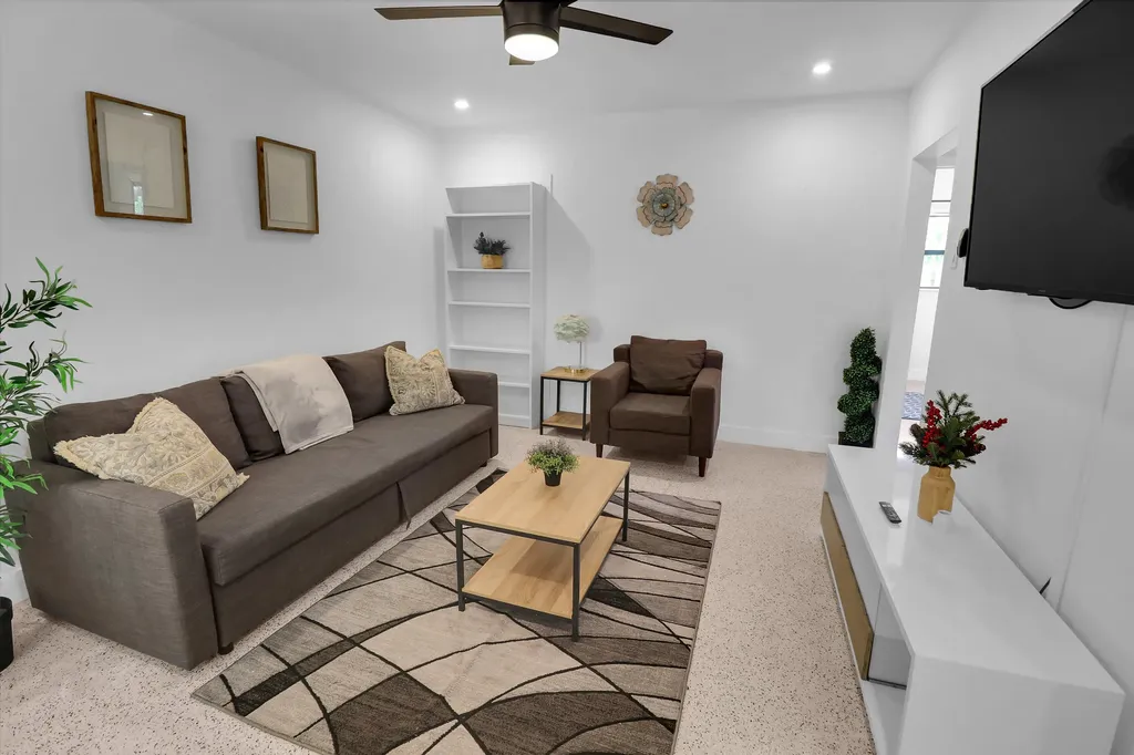 210 SW 11th Street Fort Lauderdale FL 33315