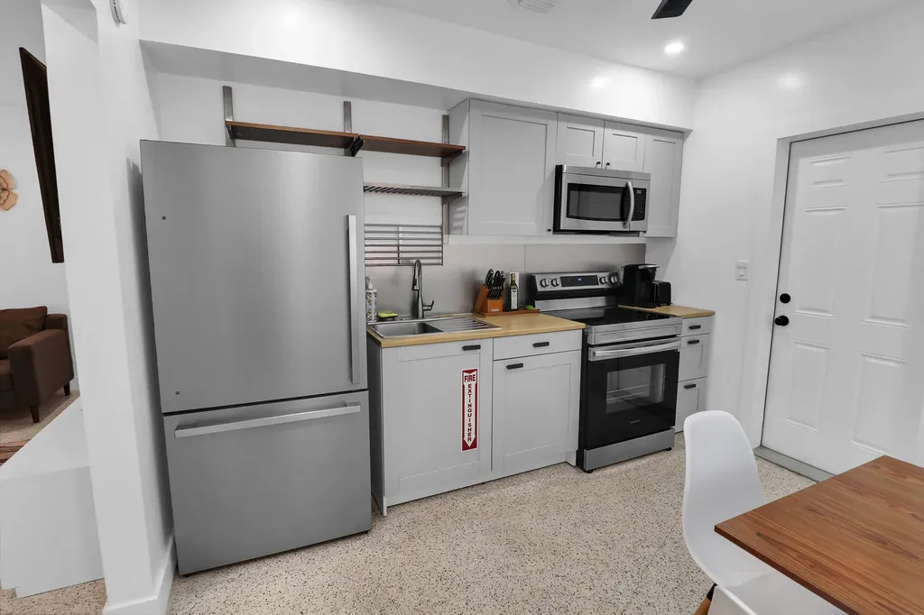210 SW 11th Street Fort Lauderdale FL 33315