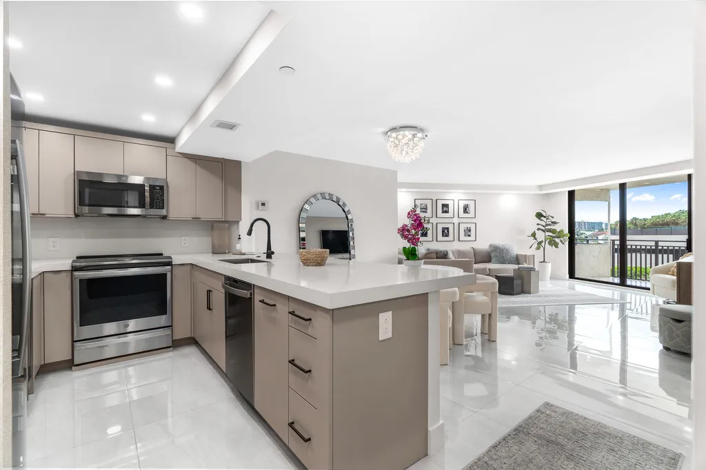 3912 S Ocean Boulevard Highland Beach FL 33487