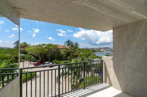3912 S Ocean Boulevard Highland Beach FL 33487