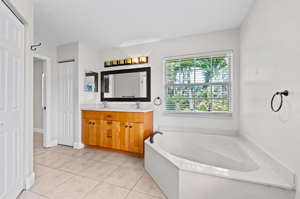 16628 Valencia Boulevard The Acreage FL 33470