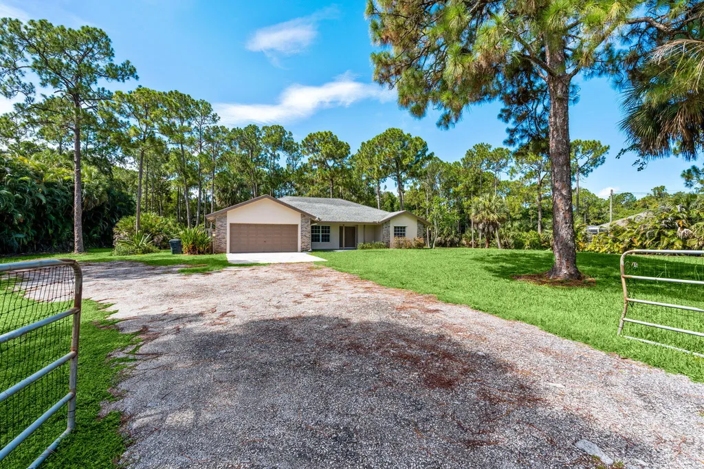 16628 Valencia Boulevard The Acreage FL 33470