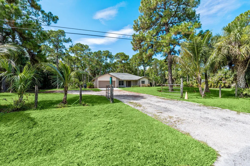 16628 Valencia Boulevard The Acreage FL 33470
